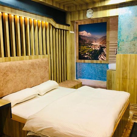 Sara'S Backpackers Hotel Kathmandu Exterior photo