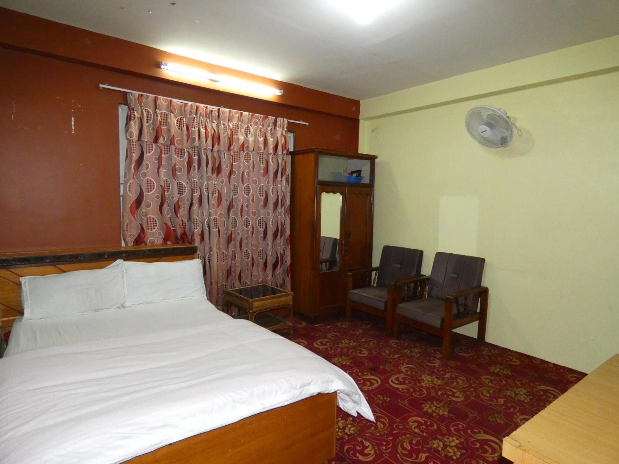 Sara'S Backpackers Hotel Kathmandu Exterior photo